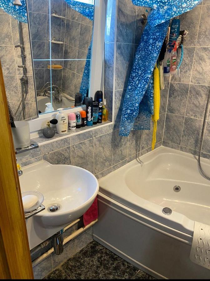 1 Bedroom Flat Close To City With Free Parking Arrangement ロンドン エクステリア 写真